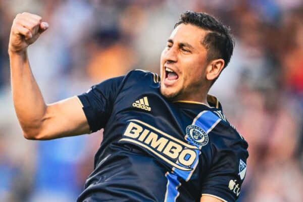 Alejandro Bedoya - Professional Portrait