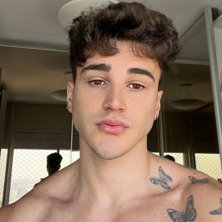 Alex Mapeli - YouTube