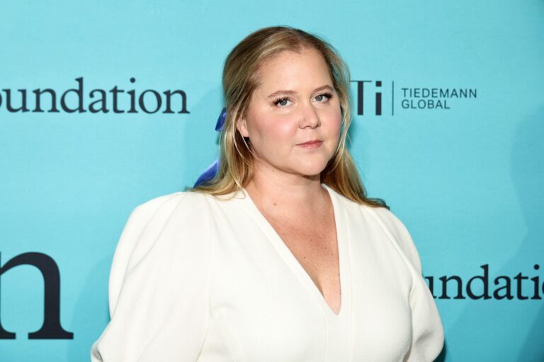 Amy Schumer Says Her Face Is 'Puffier' Due To Endometriosis In Powerful Post