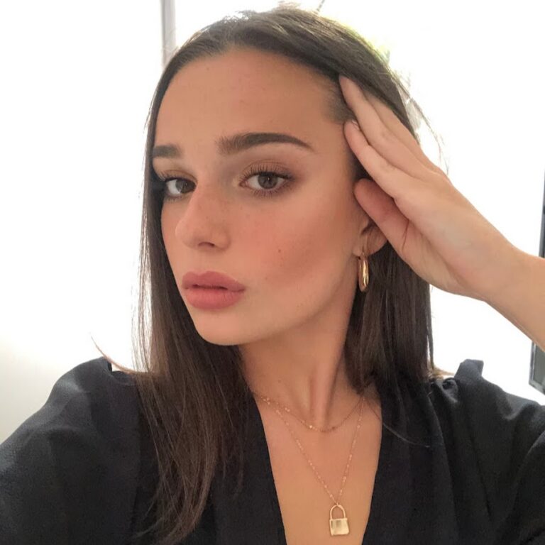 Andie Ella Net Worth, Age, YouTube Beauty Star, Boyfriend Life, Makeup Artist