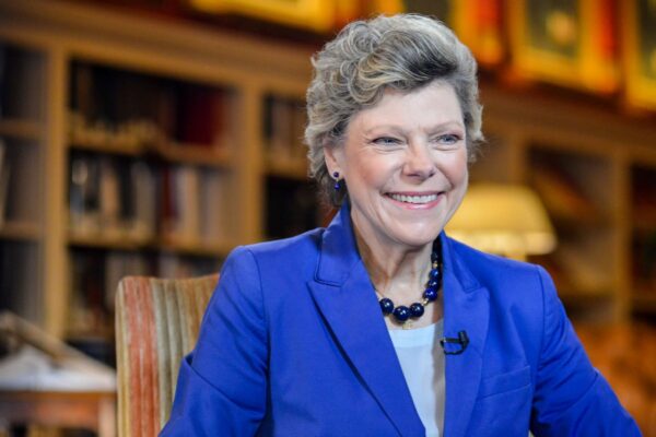 Legendary journalist and political commentator Cokie Roberts dies at 75 - ABC News