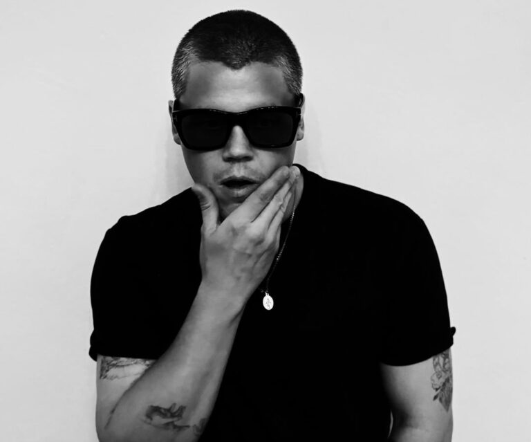 Conrad Sewell: Age, Net Worth, Married Life, Dating, Salary, and More
