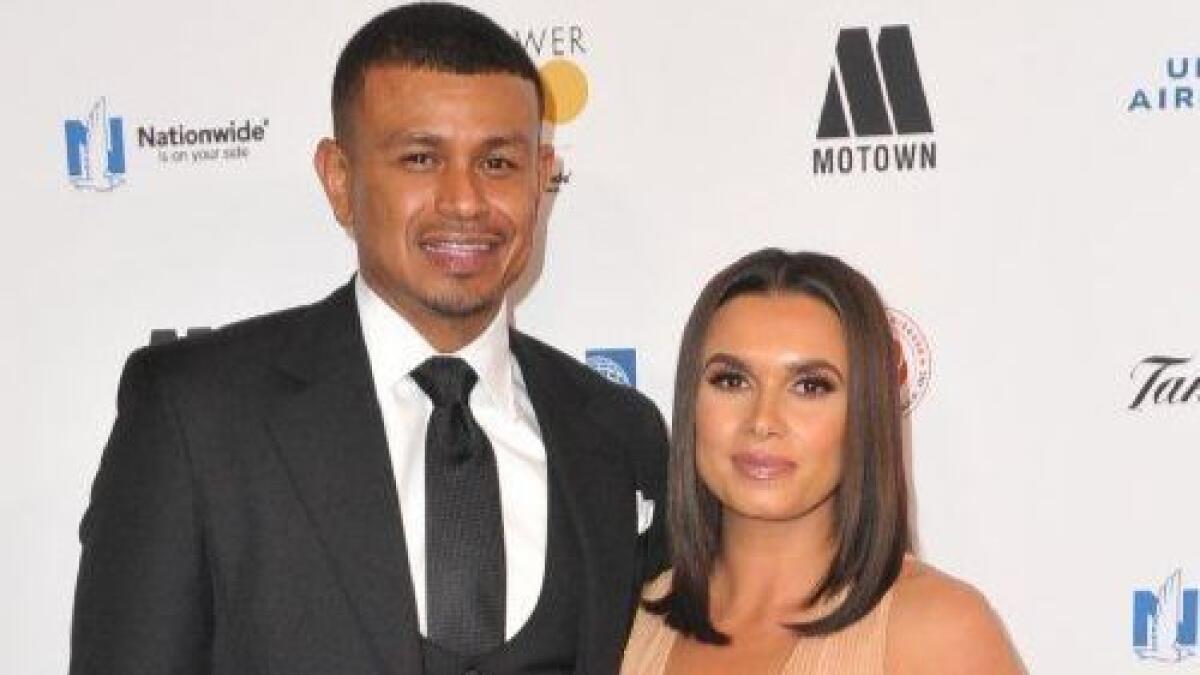Basketball's Earl Watson and radio host Joy Taylor land a modern spot in Encino - Los Angeles Times