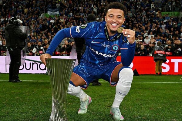 Chelsea news: Jadon Sancho future hinges on Blues contract talks - BBC Sport