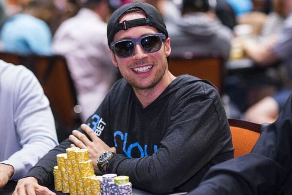 How Poker Pro Jeff Gross Became a Social Media Sensation