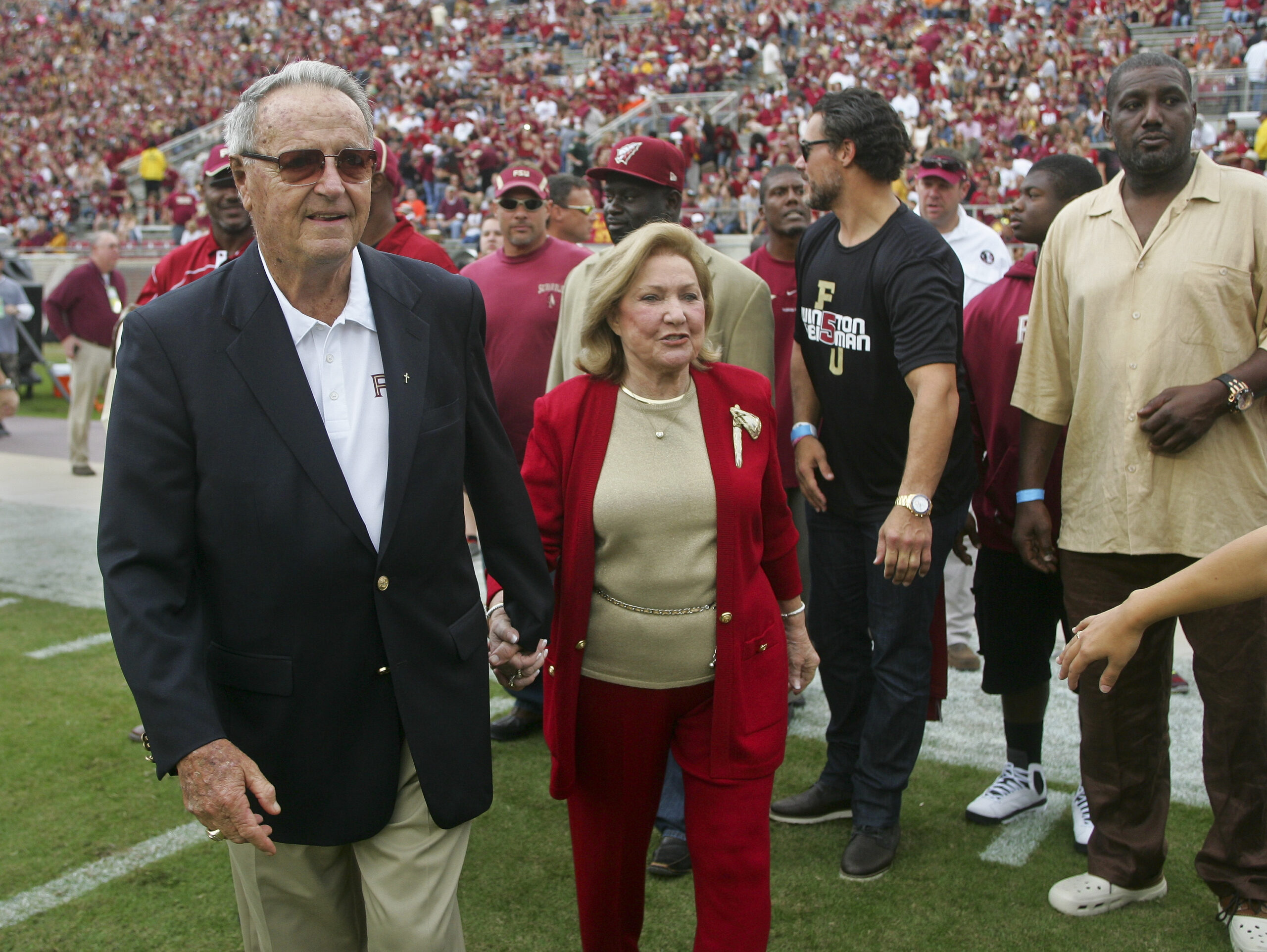 Bobby Bowden & His Wife Built a Family of More Than 40 Members - FanBuzz