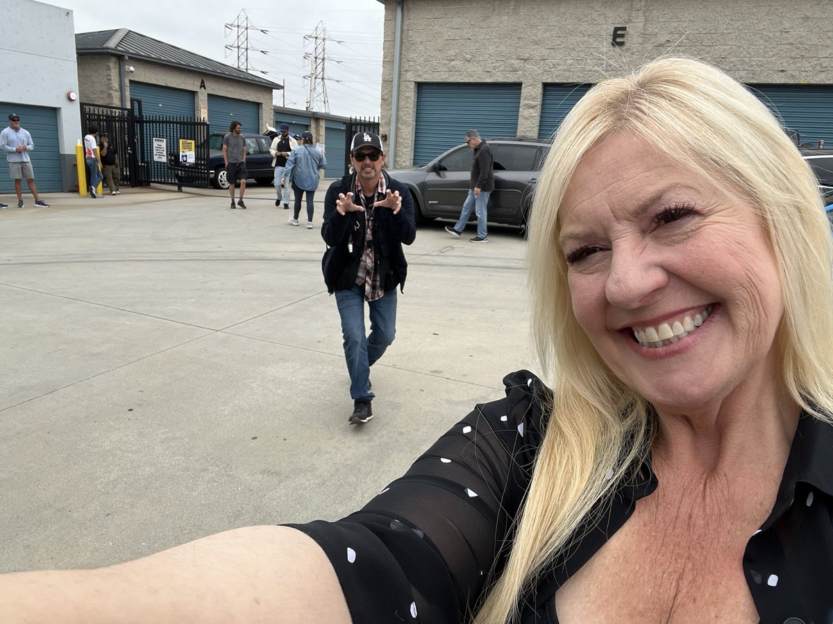 Get ready for Storage Wars Saturday! See all your fan favorites and new faces return for an exciting one hour long episode on A&E 9pm/8pm c. What's in the box? Folks, #dontforgettopaythelady @