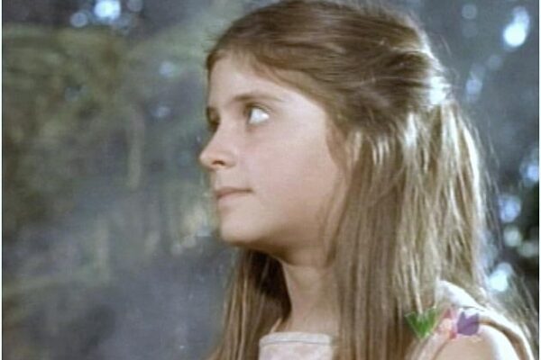 CHILDSTARLETS.COM - Mia Koning - "Swiss Family Robinson"