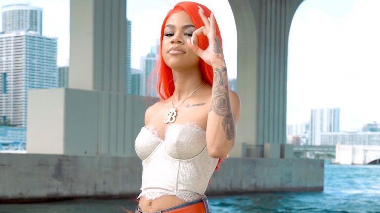 Molly Brazy - Professional Portrait