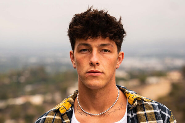 Exclusive Interview: Tayler Holder Talks New Single "I Hope", Establishing Himself as an Artist, and More - Pop-Culturalist.com