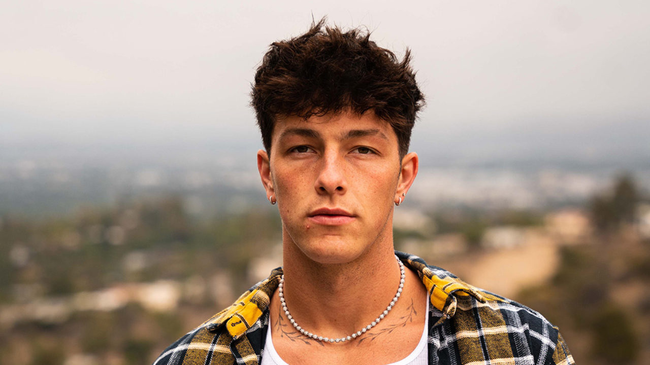 Tayler Holder - Professional Portrait