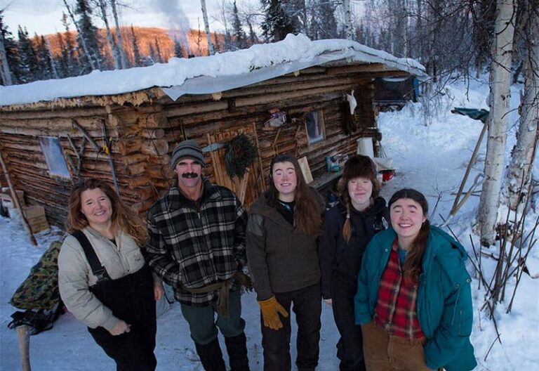The Last Alaskans cast Biography