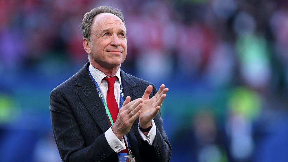 Arsenal news: Tim Lewis leaves in boardroom reshuffle - BBC Sport