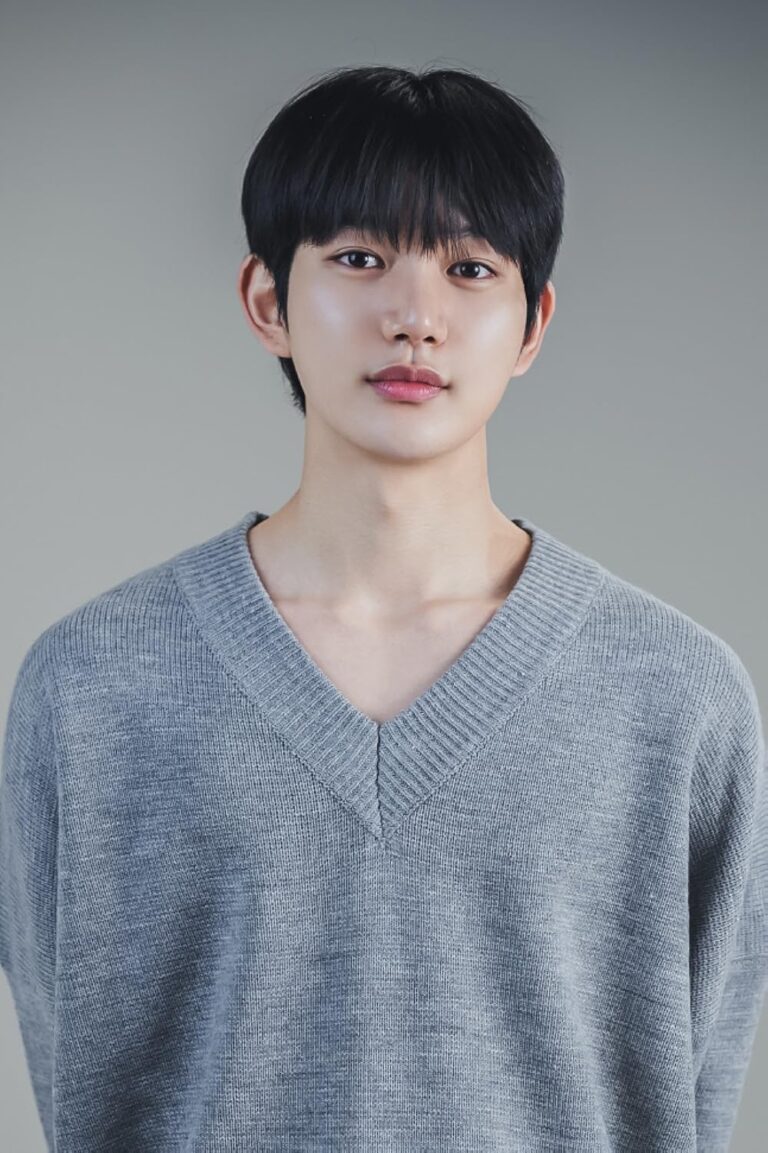 Yoon Sang-hyeon - Professional Portrait